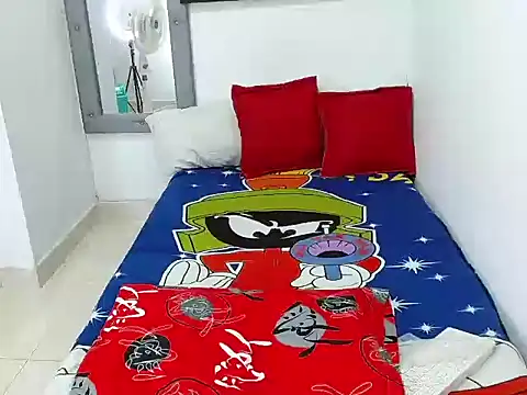 Snapshot of Velk_hot chatting on 01-17-26, 03:50 Velk hot online show from 01-17-26, 03:50