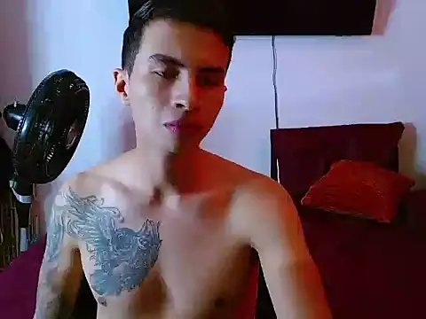 Velk hot online show from 06-19-26, 01:59