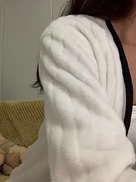 Snapshot of Aimeil chatting on 12-15-24, 03:20 Aimeil online show from 12-15-24, 03:20