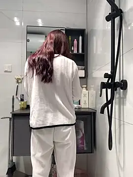 Aimeil online show from 01-04-25, 11:54