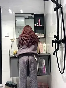 Snapshot of Aimeil chatting on 01-17-25, 11:06 Aimeil online show from 01-17-25, 11:06