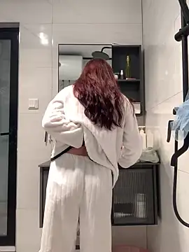 Snapshot of Aimeil chatting on 03-09-25, 04:55 Aimeil online show from 03-09-25, 04:55