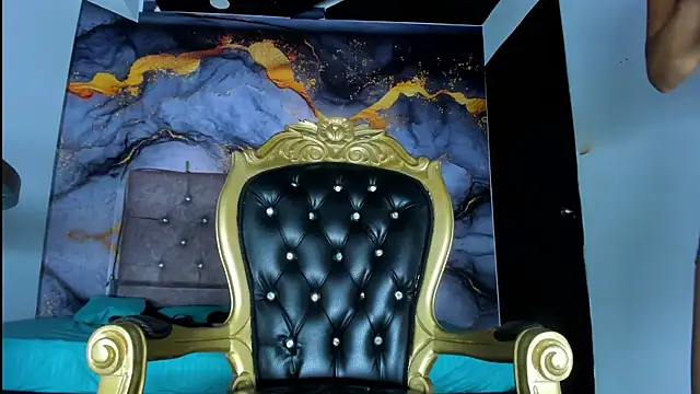 LuciaMoretti  online show from 10-03-25, 12:35