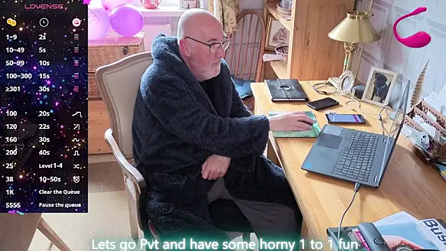 Adamdaddybear online show from 06-17-26, 07:44