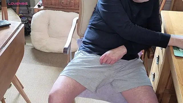 Adamdaddybear online show from 06-29-26, 01:55