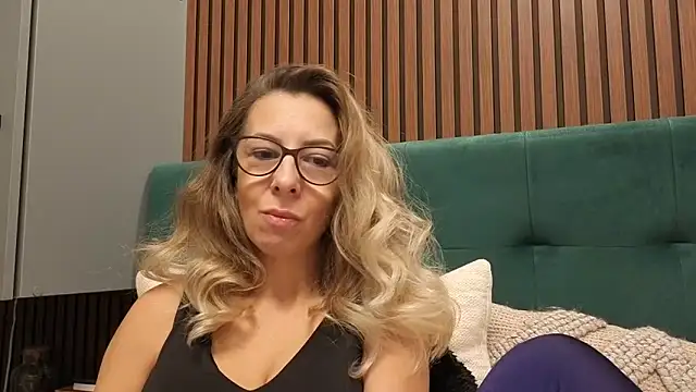 SukyGirl online show from 11-26-25, 11:22