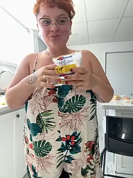 Sweetleeahxx online show from 09-19-25, 04:07