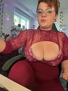 Snapshot of Sweetleeahxx chatting on 06-28-26, 12:33 Sweetleeahxx online show from 06-28-26, 12:33