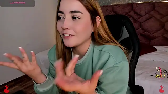 Lucia star   online show from 12-13-24, 09:41