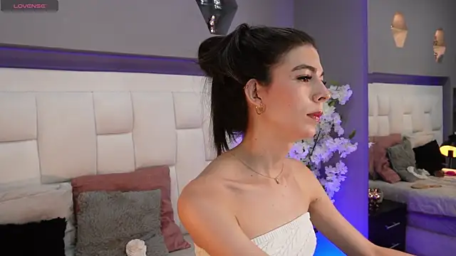 CuteAri online show from 10-11-25, 08:07