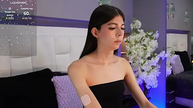 CuteAri online show from 11-02-25, 08:33