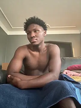 Snapshot of Festivitiesking1 chatting on 10-06-25, 01:19 Festivitiesking1 online show from 10-06-25, 01:19