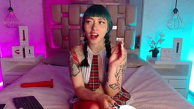 GigiVolkova online show from 02-02-25, 07:46