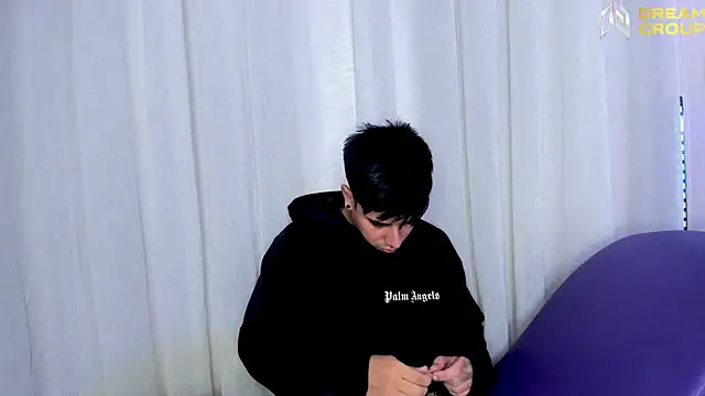 Yourslust  online show from 10-27-25, 08:13