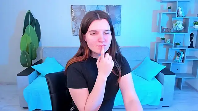 Snapshot of BonneyLove chatting on 02-25-25, 09:02 BonneyLove online show from 02-25-25, 09:02