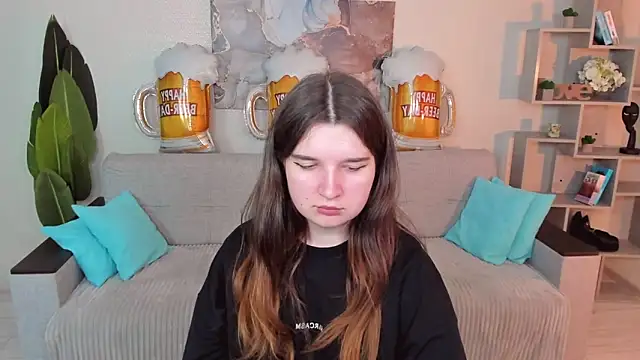 Snapshot of BonneyLove chatting on 09-24-25, 05:38 BonneyLove online show from 09-24-25, 05:38