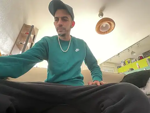 Rebeu313 online show from 01-24-25, 01:14