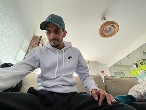 Rebeu313 online show from 02-13-25, 02:52