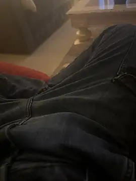 Snapshot of hamed-697 chatting on 02-19-25, 12:35 hamed-697 online show from 02-19-25, 12:35