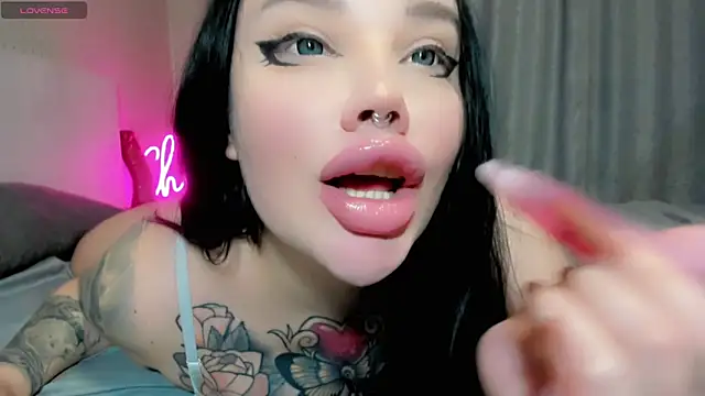 Aira vi online show from 05-18-26, 03:18