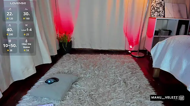 Manu Velez online show from 10-28-25, 02:37