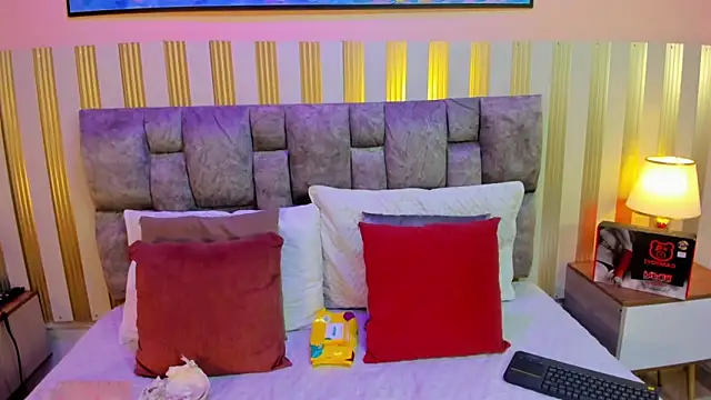 nova lane online show from 12-14-25, 07:51