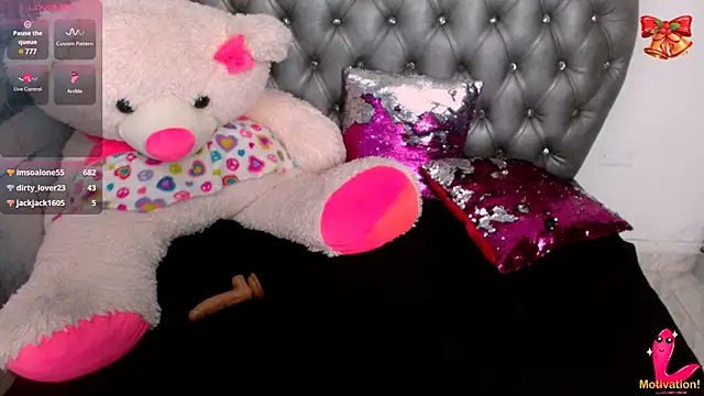 Snapshot of samy__milf chatting on 12-15-24, 04:40 samy milf online show from 12-15-24, 04:40