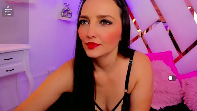 Snapshot of samy__milf chatting on 10-11-25, 07:45 samy milf online show from 10-11-25, 07:45