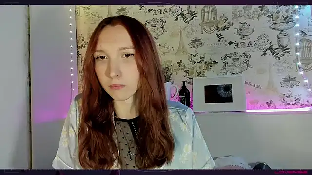 LisaIcon online show from 12-17-24, 02:22