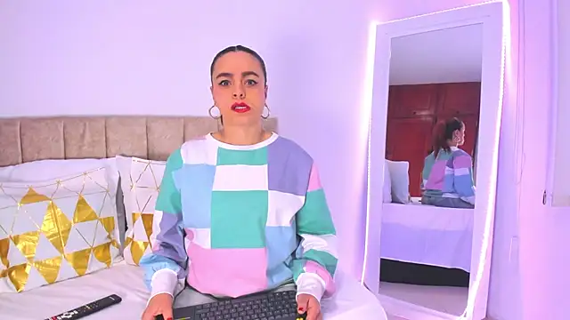 cristalwalker   online show from 11-21-25, 11:31