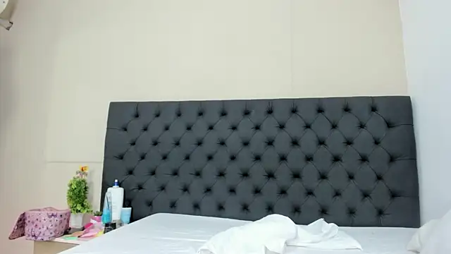  candy jade  online show from 04-17-26, 12:41