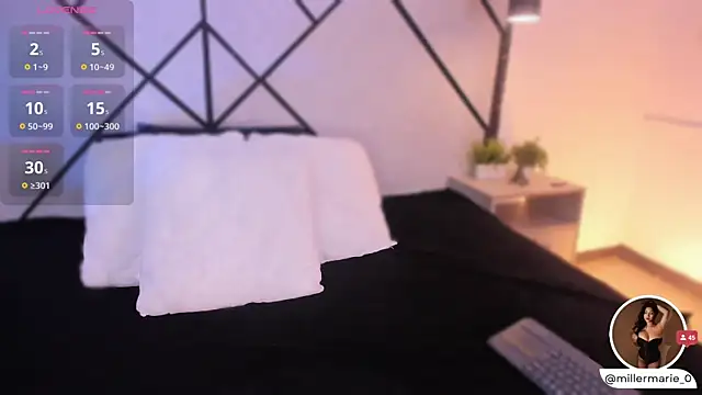 Snapshot of marie_miller_ chatting on 10-08-25, 12:14 marie miller online show from 10-08-25, 12:14
