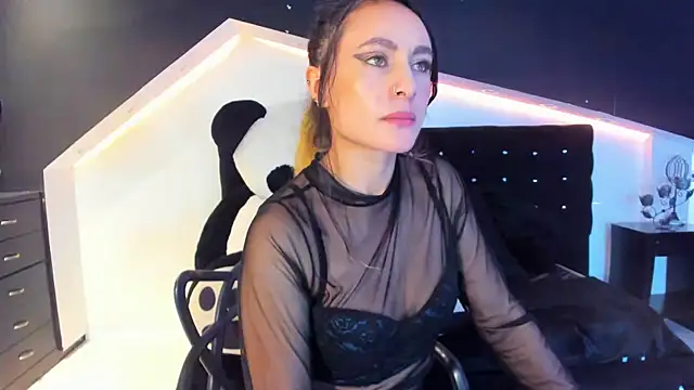 Coral Gibson online show from 02-06-25, 12:48