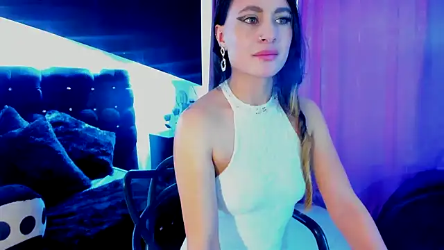 Coral Gibson online show from 02-06-25, 04:03