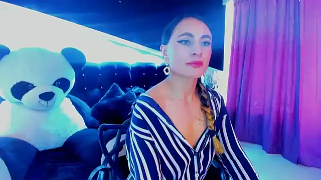 Coral Gibson online show from 02-08-25, 04:25