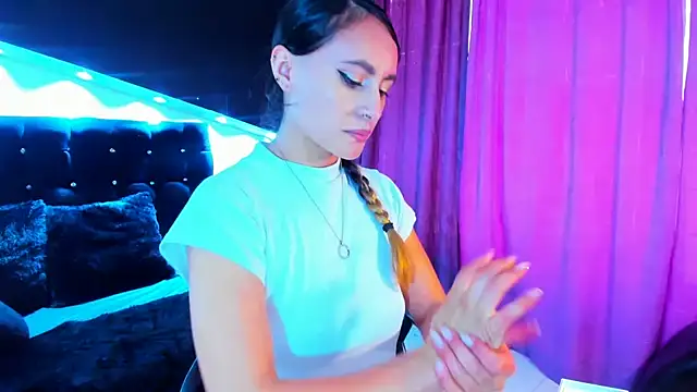 Coral Gibson online show from 02-11-25, 12:37