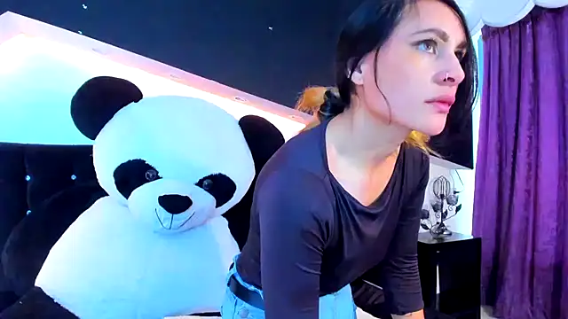 Coral Gibson online show from 02-13-25, 12:32