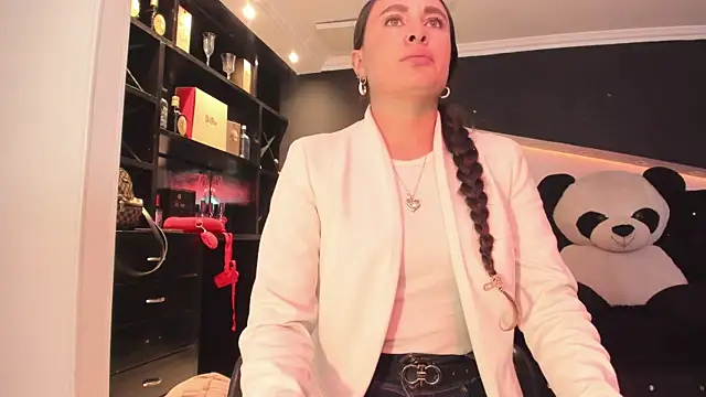 Coral Gibson online show from 07-17-26, 02:24