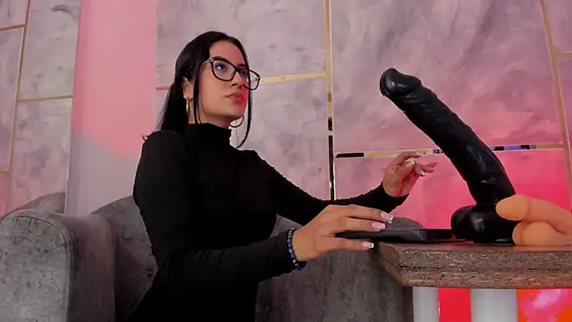 Ellaochoa online show from 10-18-25, 11:44