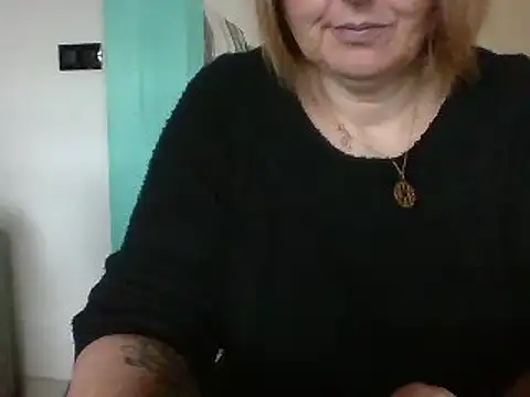 Snapshot of Sandcoq chatting on 12-02-24, 09:24 Sandcoq online show from 12-02-24, 09:24