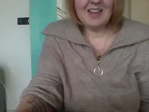 Snapshot of Sandcoq chatting on 12-05-24, 02:00 Sandcoq online show from 12-05-24, 02:00