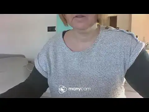 Snapshot of Sandcoq chatting on 02-06-25, 12:16 Sandcoq online show from 02-06-25, 12:16