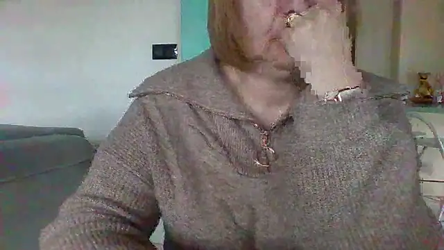 Snapshot of Sandcoq chatting on 03-11-25, 09:24 Sandcoq online show from 03-11-25, 09:24