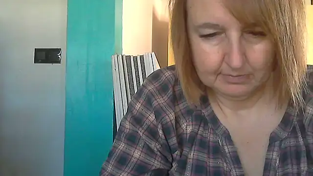 Snapshot of Sandcoq chatting on 10-16-25, 11:11 Sandcoq online show from 10-16-25, 11:11