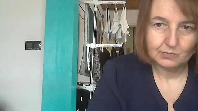 Snapshot of Sandcoq chatting on 11-17-25, 11:16 Sandcoq online show from 11-17-25, 11:16