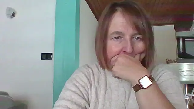 Snapshot of Sandcoq chatting on 11-20-25, 10:15 Sandcoq online show from 11-20-25, 10:15