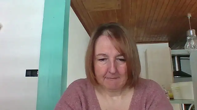 Snapshot of Sandcoq chatting on 01-08-26, 09:44 Sandcoq online show from 01-08-26, 09:44