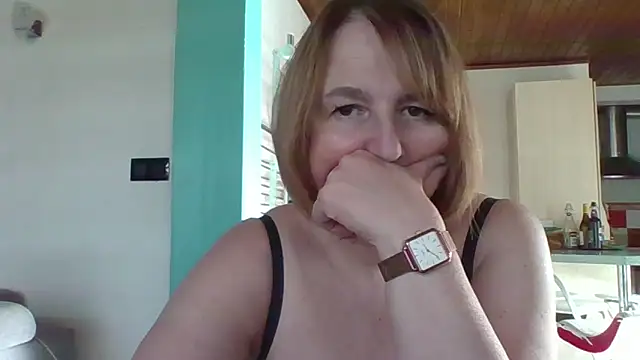 Snapshot of Sandcoq chatting on 03-05-26, 01:40 Sandcoq online show from 03-05-26, 01:40