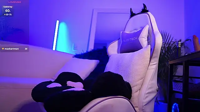 abigail adamss online show from 02-09-25, 01:44