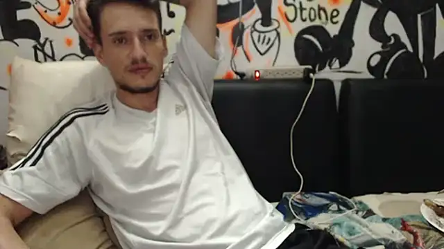 roystonee01 online show from 02-10-26, 02:37